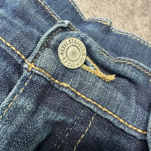 Levi's 511 Cut-off Denim Shorts - Picture 5 of 7